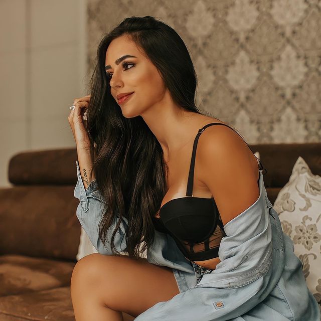Lộ diện bạn gái mới của cầu thủ đắt giá nhất thế giới: Tuyệt phẩm "nóng hơn 40 độ", nhưng fan nhận ra ngay một điểm trùng hợp thú vị - Ảnh 6.