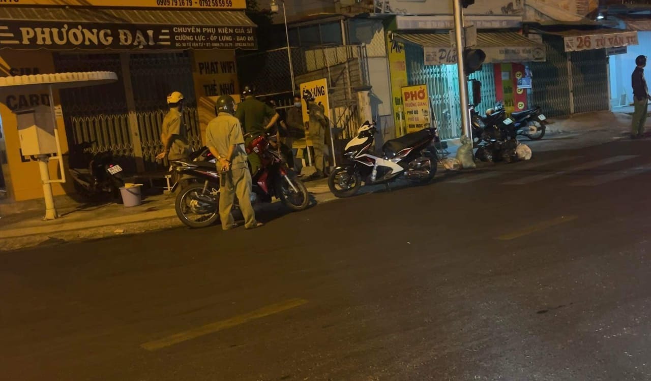 Bất ngờ bị chém trên đường phố Phan Thiết, 1 người tử vong
