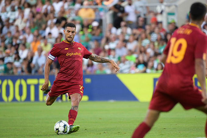 Pellegrini gỡ hòa 2-2 cho Roma