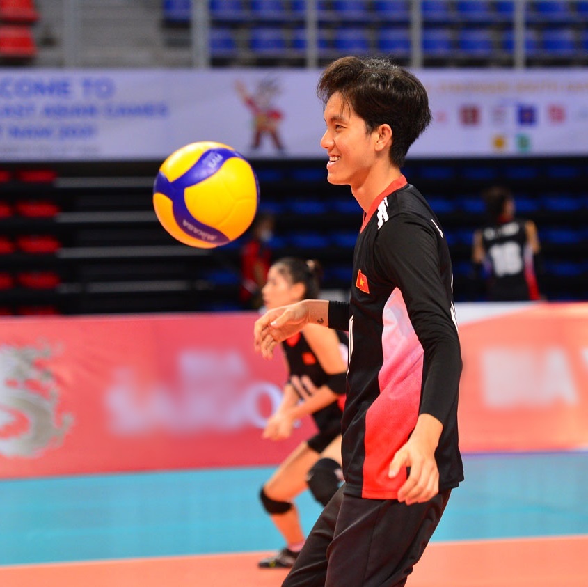  Sở hữu chiều cao 1m88 cùng sức bật 3m10, Bích Tuyền thi đấu đầy vượt trội trên sân. (Ảnh: Cuongpv)