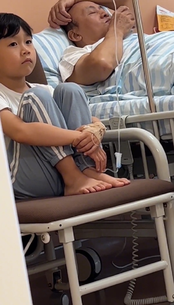  Không biết ai mới là bệnh nhân trong trường hợp này.&nbsp;(Ảnh: Cắt từ Douyin&nbsp;yu_xiaoyu2015)