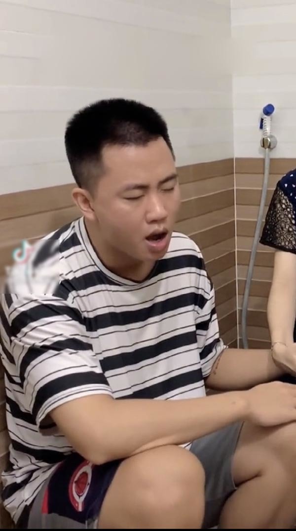  Chồng đang ngái ngủ vẫn không ngại 