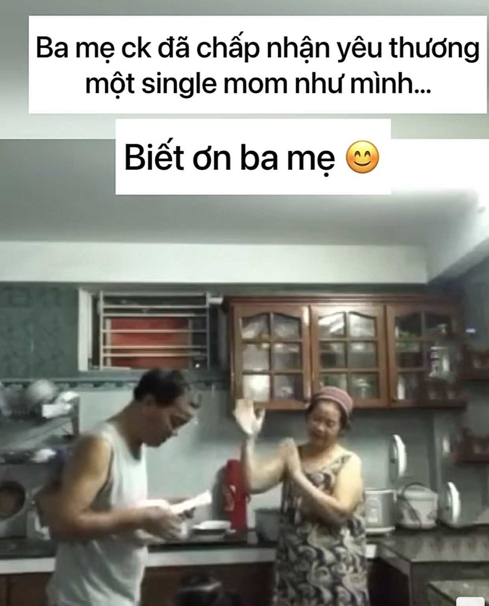  Hành động của ông bà khiến con dâu vô cùng cảm động và biết ơn.&nbsp;(Ảnh cắt từ clip TikTok&nbsp;menhihealthy)