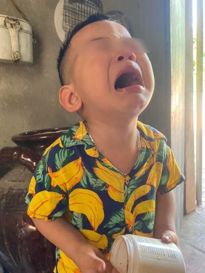  Nhìn hình ảnh con trai mếu máo thế này mẹ nào lỡ mắng con nữa chứ!&nbsp;(Ảnh: FB T.N.N)