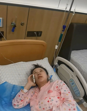 Chị đã “mẹ tròn con vuông” và sinh được một bé gái. (Ảnh: Weibo VN)