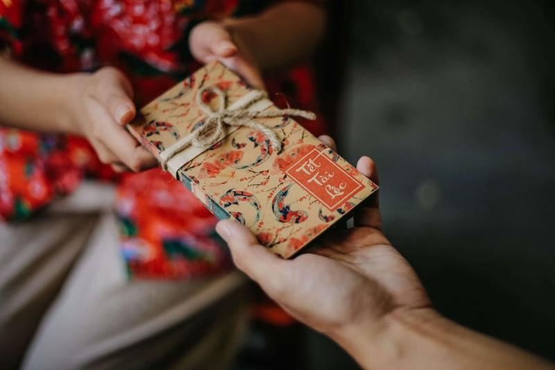 Mừng tuổi cháu 100k, thanh niên muối mặt bị chê ỏng chê eo-1