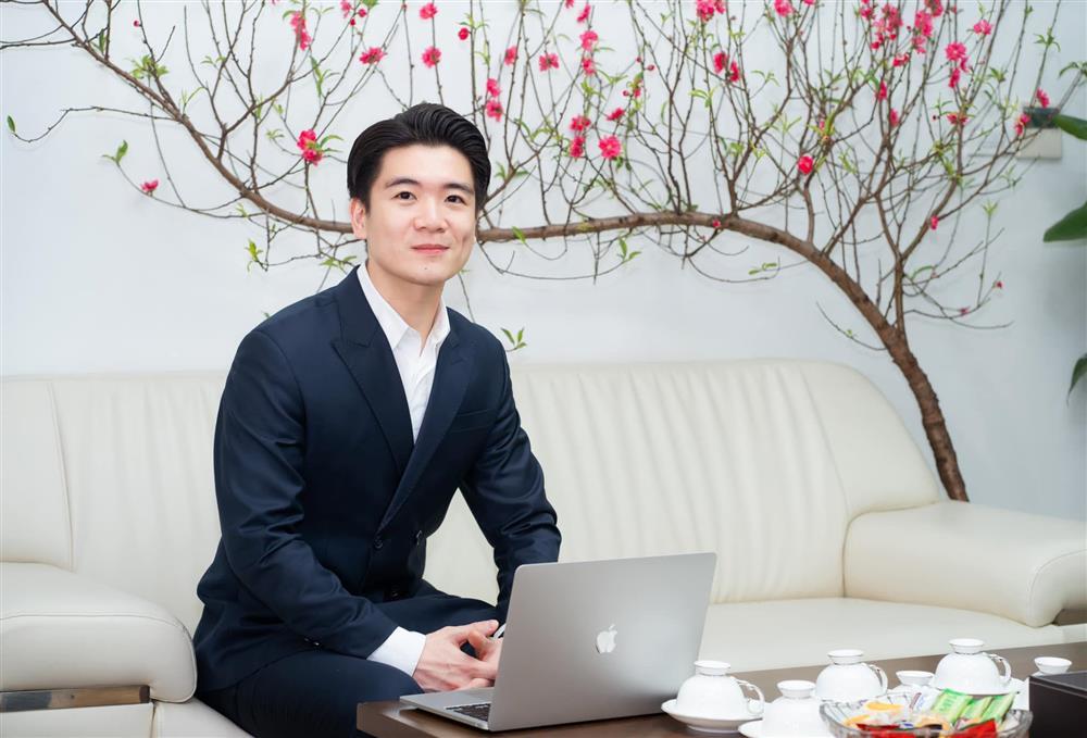 2 con trai bầu Hiển đăng trạng thái gắt, dân mạng hóng biến-5