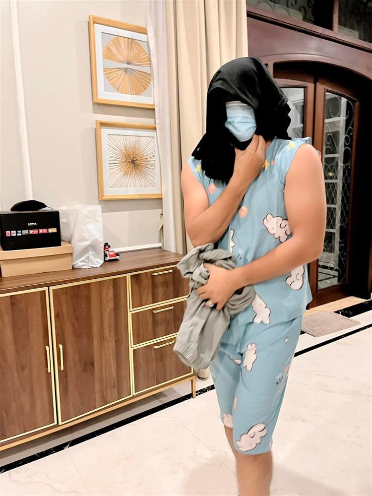 Vợ chồng Đoàn Di Băng bẻ cong dàn vệ sĩ trai tráng-11