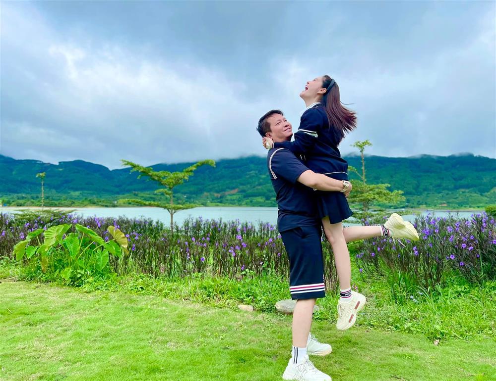 Anh xã đại gia bị soi bàn tay hư trên cơ thể Đoàn Di Băng-8