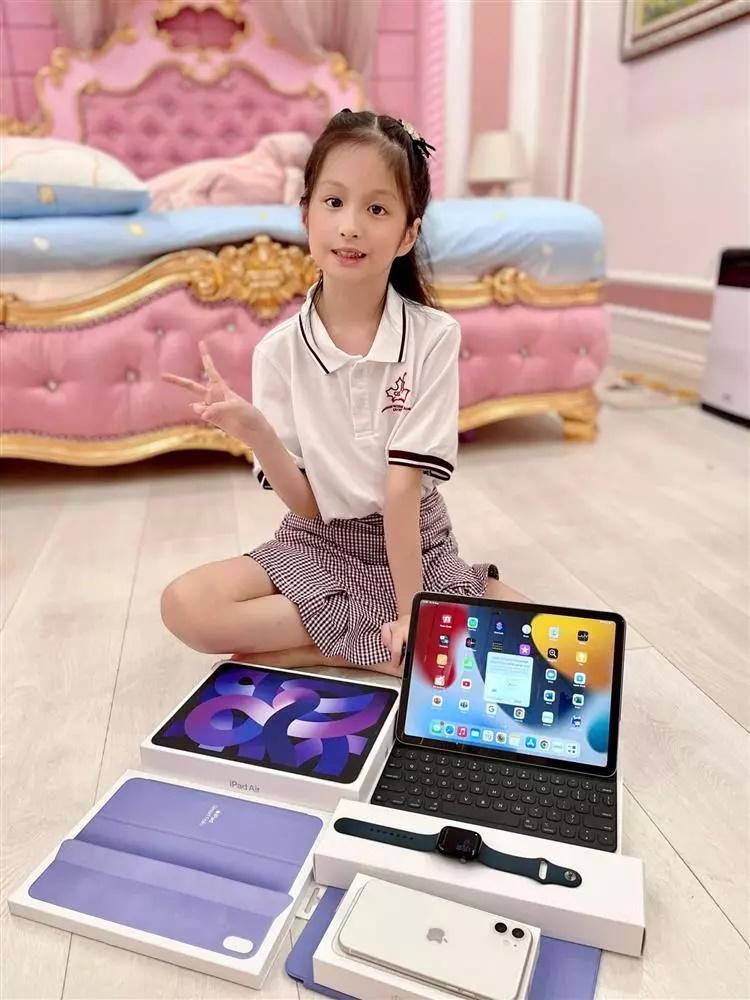 Chi khủng đi Hàn Quốc chụp lá vàng, Đoàn Di Băng bị con phá đám-6
