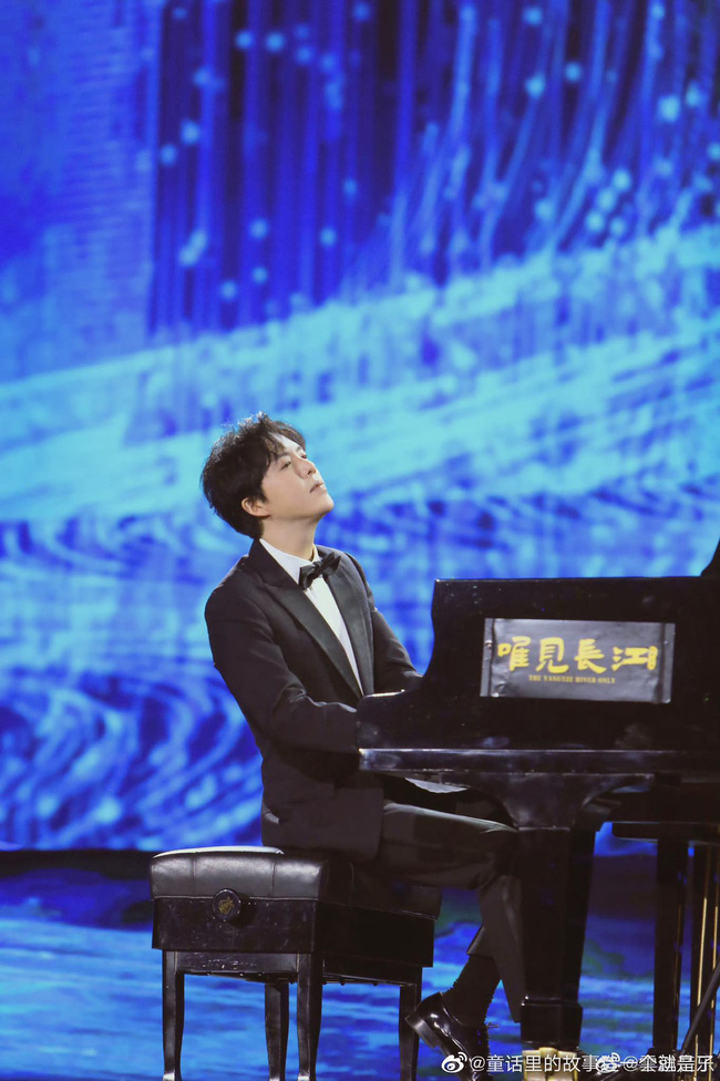 Lý Vân Địch được biết đến là thiên tài piano của xứ Trung. Ở tuổi 18, nam nghệ sĩ là thí sinh trẻ tuổi nhất từng giành chức quán quân tại Cuộc thi piano quốc tế Frédéric Chopin.