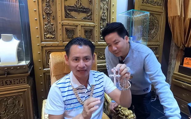 Khoa Pug và Johnny Đặng