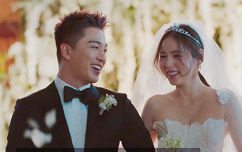 Vợ chồng Tae Yang (Big Bang) và Min Hyo Rin.