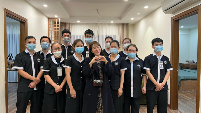 MC Diệp Chi sắp xếp hẳn một đội ngũ để dọn dẹp, trang hoàn lại căn nhà của em gái