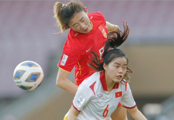 Thua ngược Trung Quốc, tuyển nữ Việt Nam đấu play-off tranh vé World Cup