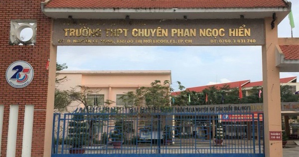 Trường THPT chuyên Phan Ngọc Hiển