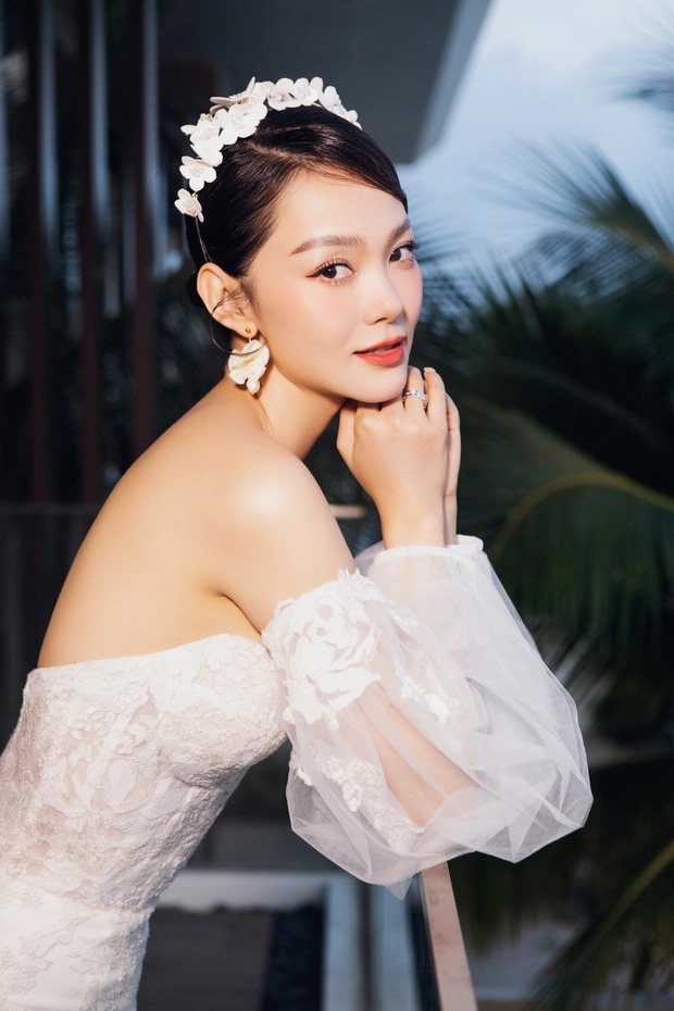 Minh Hằng là cô dâu tháng 6 xinh đẹp và tài năng của Vbiz