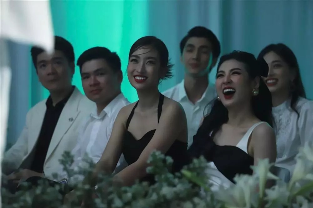 Trong ảnh là khoảnh khắc sánh đôi của họ khi xem một show ca nhạc vào tháng 4/2022.