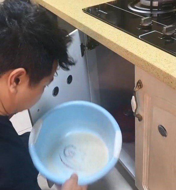  Việc chuẩn bị đồ ăn mỗi ngày đều rất vất vả. (Ảnh: 163)