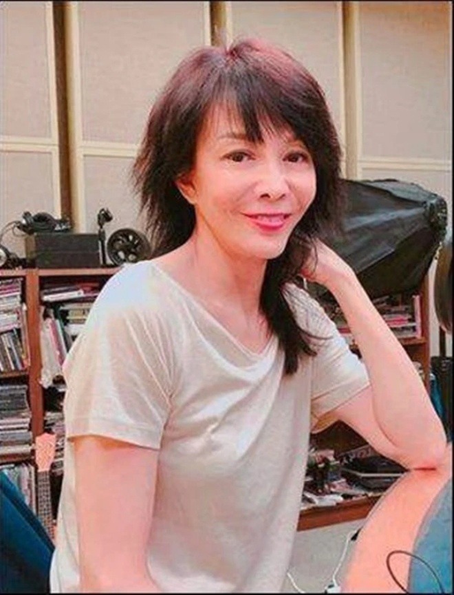 amp;#34;Quốc bảo nhan sắcamp;#34; từng tát Lưu Gia Linh, khinh Châu Tinh Trì giờ gây thất vọng, thành amp;#34;yêu quáiamp;#34; - 3