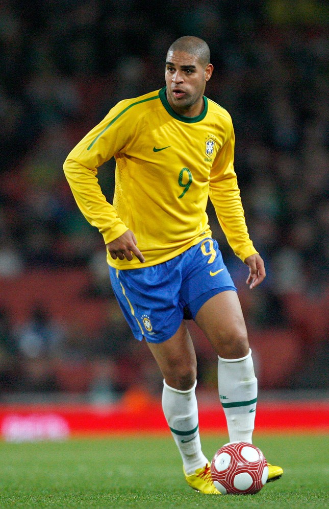 'Hoàng đế' Adriano bị vợ bỏ sau 24 ngày cưới do... trốn đi xem World Cup - 1