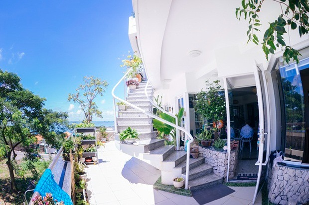 Không gian sống mang dấu ấn rất riêng của nhạc sĩ Trần Tiến, nơi ông tận hưởng tuổi già cùng người bạn đời của mình