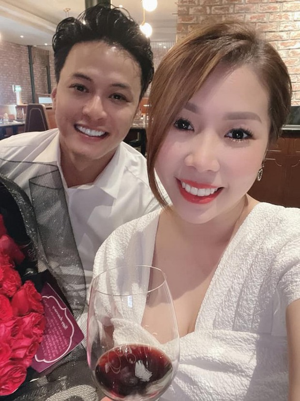 Hồng Đăng và bà xã