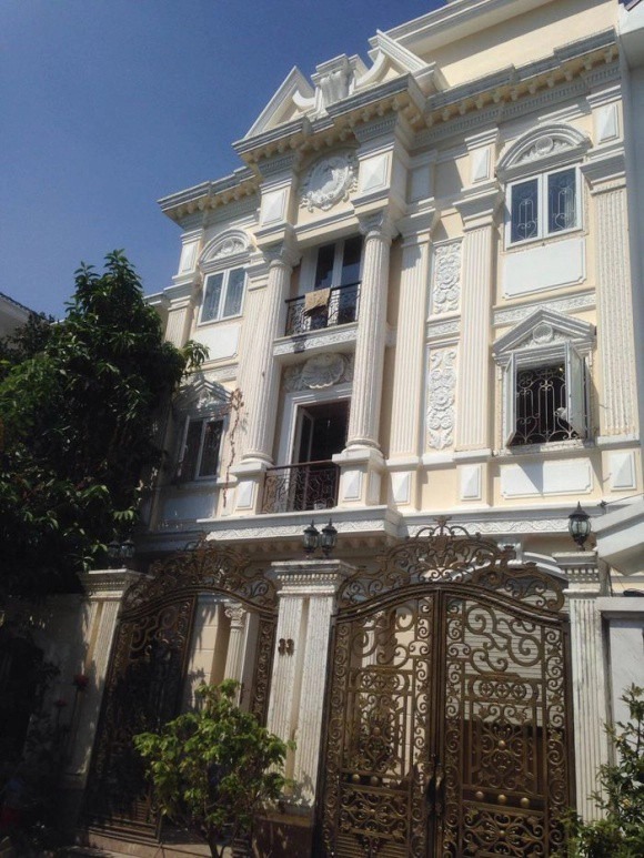 biệt thự của Minh Hằng tại đường Bùi Tá Hán, thuộc khu đô thị An Phú, phường An Phú, quận 2, TP.HCM.