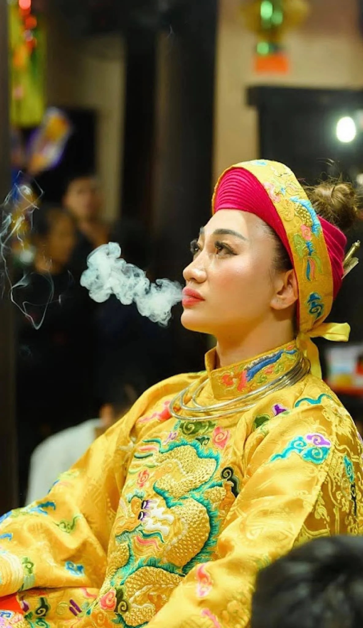 Cô đồng Trương Hương, cô đồng bổ cau 'đúng nhận sai cãi' viral trên Tiktok là ai? 5