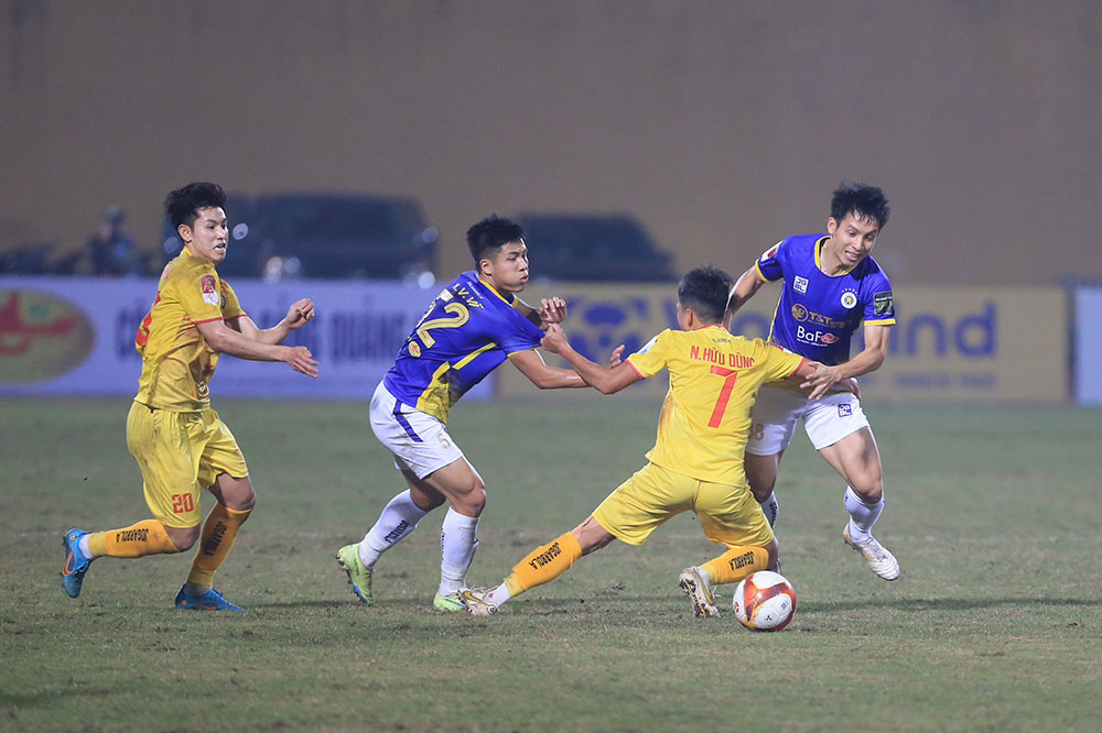 Tranh cãi việc V.League 2023 nghỉ gần hai tháng cho U20 Việt Nam đá giải châu Á, các HLV nói gì?