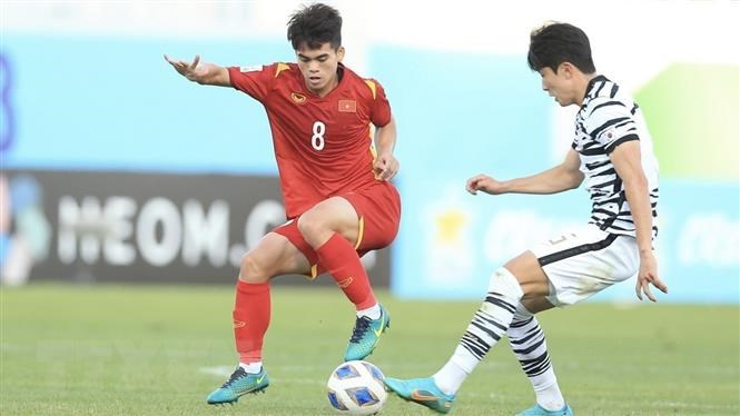 Bóng đá Việt Nam - 'Cày ải' như Kante, Khuất Văn Khang bị yêu cầu kiểm tra doping