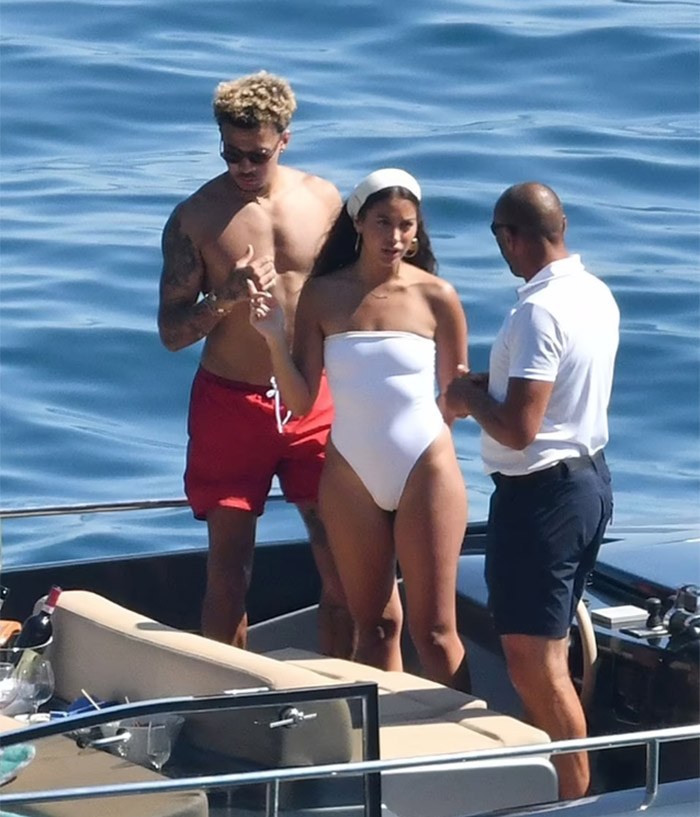 Hậu trường - Dele Alli bỏ con gái Guardiola, ôm ấp 'tình cũ' Justin Bieber (Hình 4).