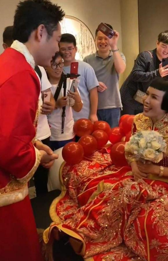 cặp đôi đũa lệch, đám cưới phi công trẻ, đám cưới