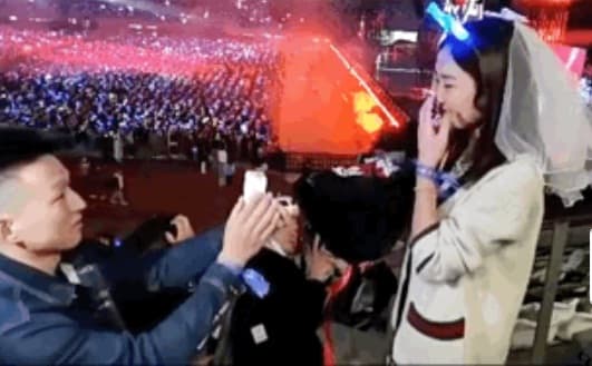 cầu hôn lãng mạn, cầu hôn trong concert, trương kiệt