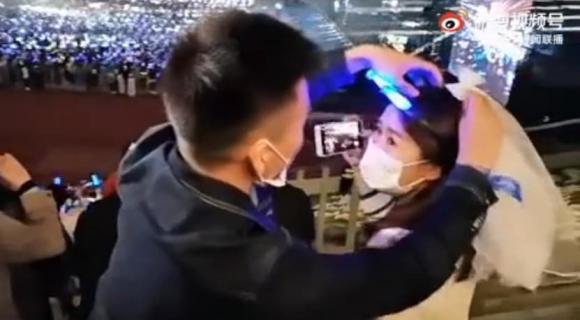 cầu hôn lãng mạn, cầu hôn trong concert, trương kiệt