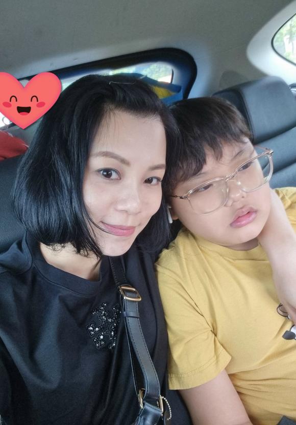 Vợ Xuân Bắc chia sẻ về việc những thành phần xấu lôi kéo con vào nhóm chat nhạy cảm trên facebook.