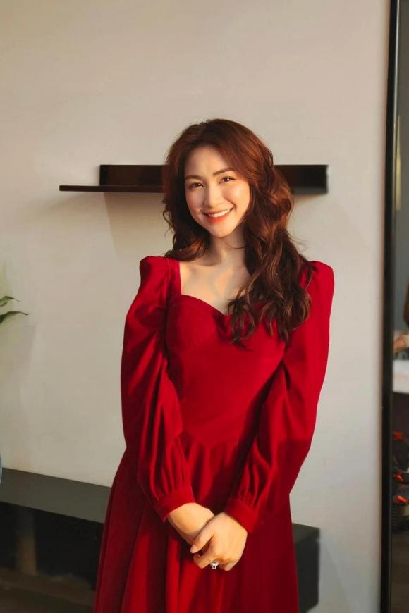 ca sĩ Hòa Minzy,sao Việt