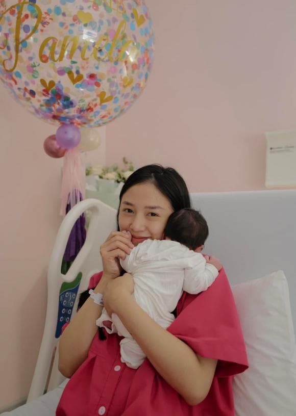 salim, con gái salim, salim sinh con, sao việt 