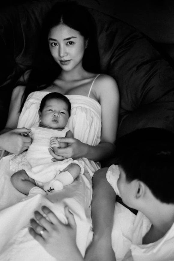 salim, con gái salim, salim sinh con, sao việt 