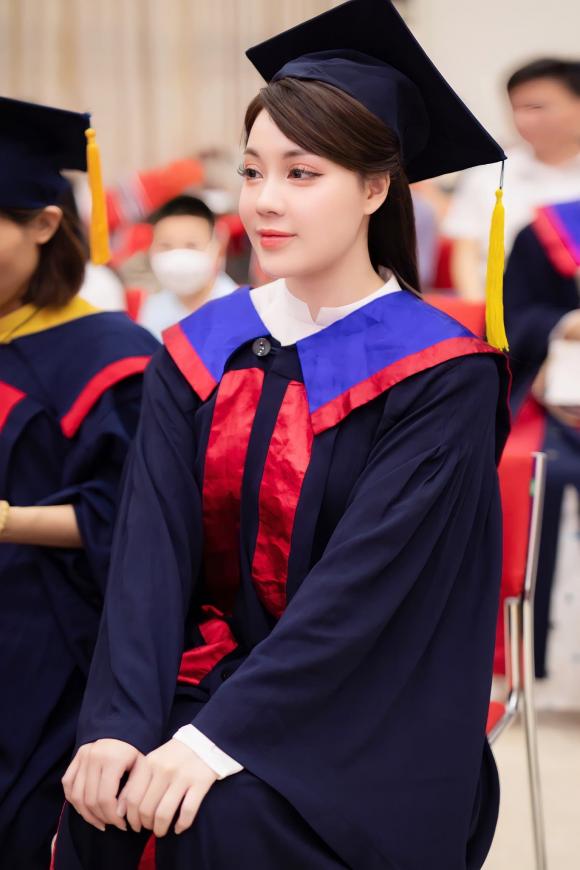 Âu Hà My, Âu Hà My nhận bằng thạc sĩ, Âu Hà My ly hôn, giới trẻ 
