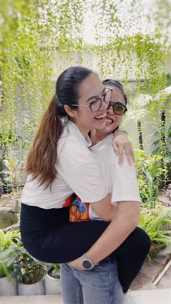 á hậu Hoàng My, á hậu Mâu Thủy, sao Việt