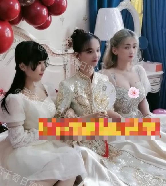 phù dâu ăn mặc mát mẻ, phù dâu sexy, câu chuyện thú vị trong đám cưới