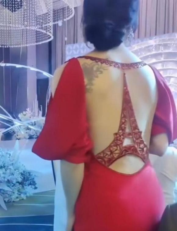 700-co-dau-an-mac-sexy-ngoisaovn-w640-h835 1 cô dâu xinh đẹp, cô dâu ăn mặc sexy, đám cưới ở Giang Tô