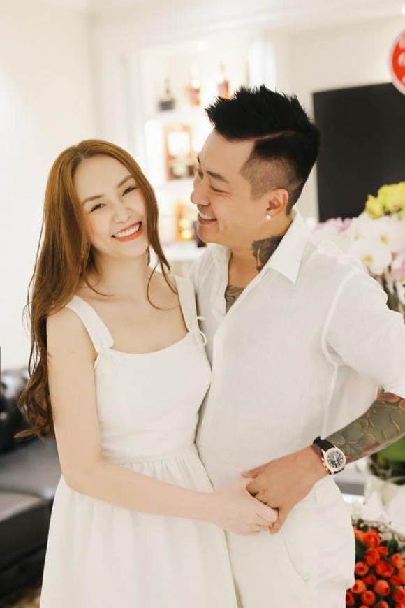 Tuấn Hưng và bà xã