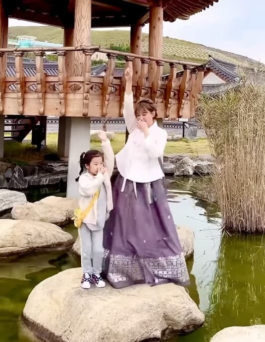 danh hài Trấn Thành,ca si hari won,nữ ca sĩ hari won,sao Việt