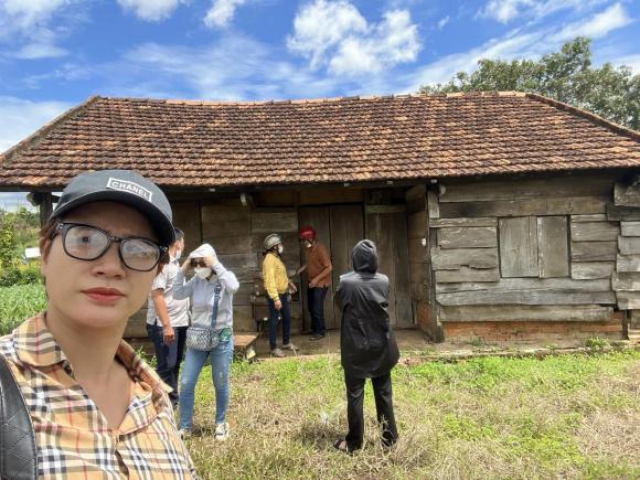 Trang Trần, Trang Trần mua đất, sao việt 