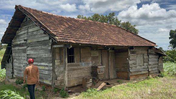 Trang Trần, Trang Trần mua đất, sao việt 