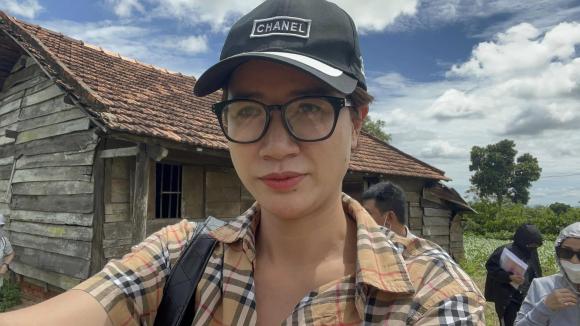 Trang Trần, Trang Trần mua đất, sao việt 