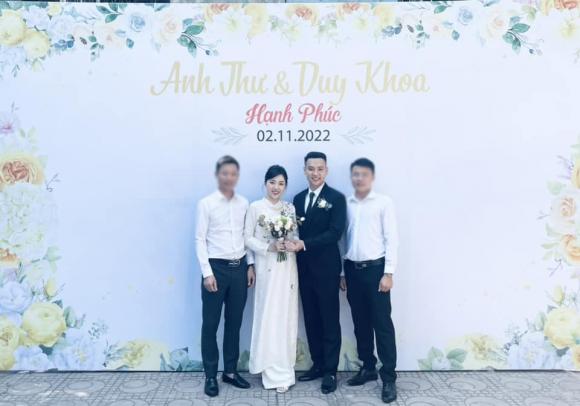 Một người bạn hé lộ ngày ăn hỏi của Duy Khoa và lộ luôn mặt cô dâu. Được biết, cặp đôi đã tổ chức ăn hỏi vào ngày 2/11/2022.