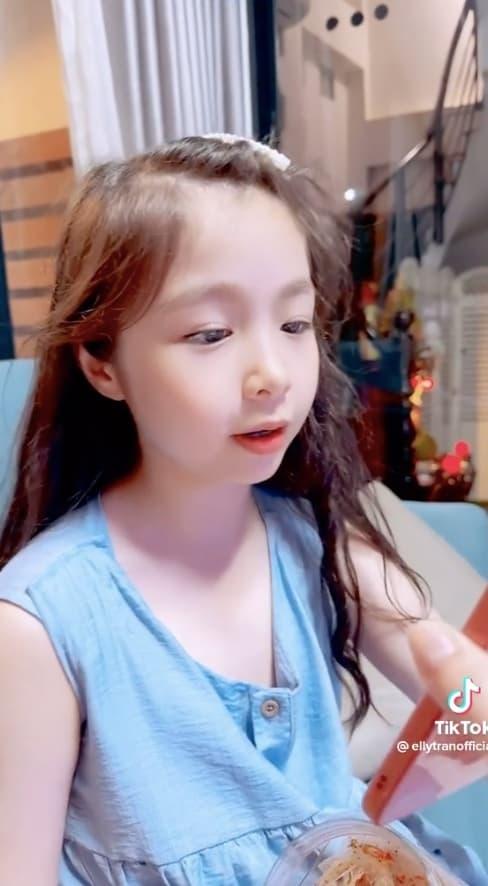 Diễn viên Elly Trần,hotgirl Elly Trần,sao Việt